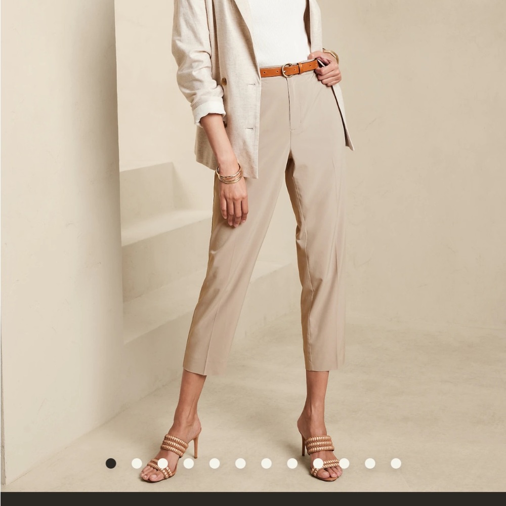 Banana republic airstretch taper pant size S BRAND NEW